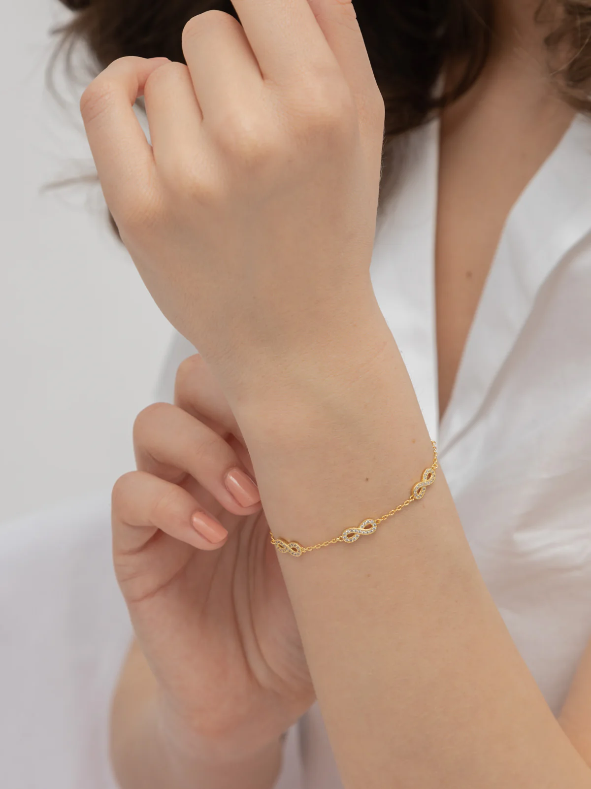 Pulseira delicada banhada a ouro com zircónia infinito - Image 3
