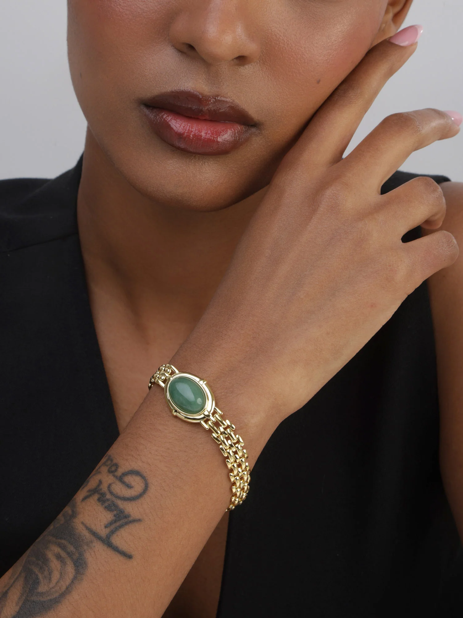 Pulseira de corrente larga banhada a ouro com aventurina verde - Image 3