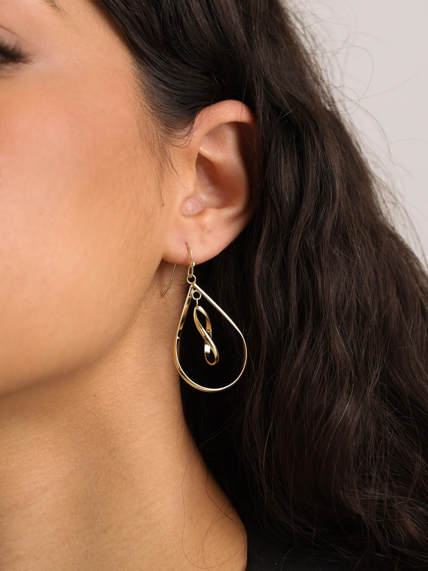 Pendentes banhados a ouro - Image 2