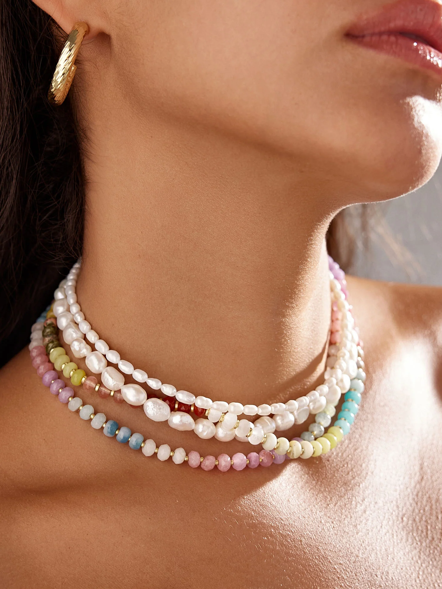 Colar choker banhado a ouro com pérolas - Image 2