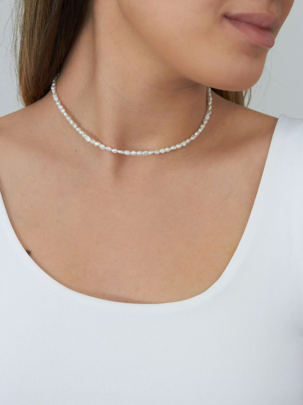 Colar choker banhado a ouro com pérolas - Image 3