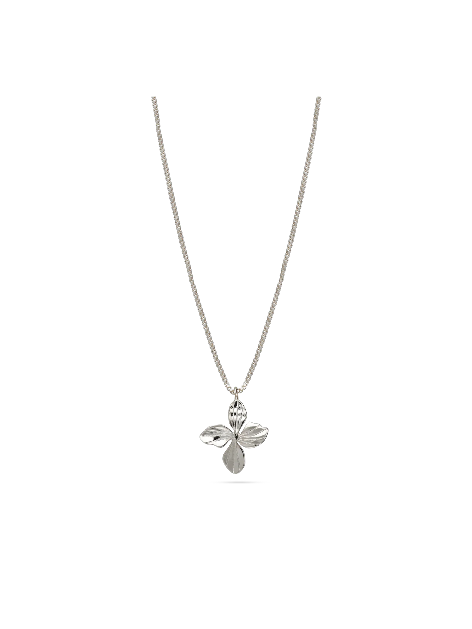 Fio com pendente flor em prata 925