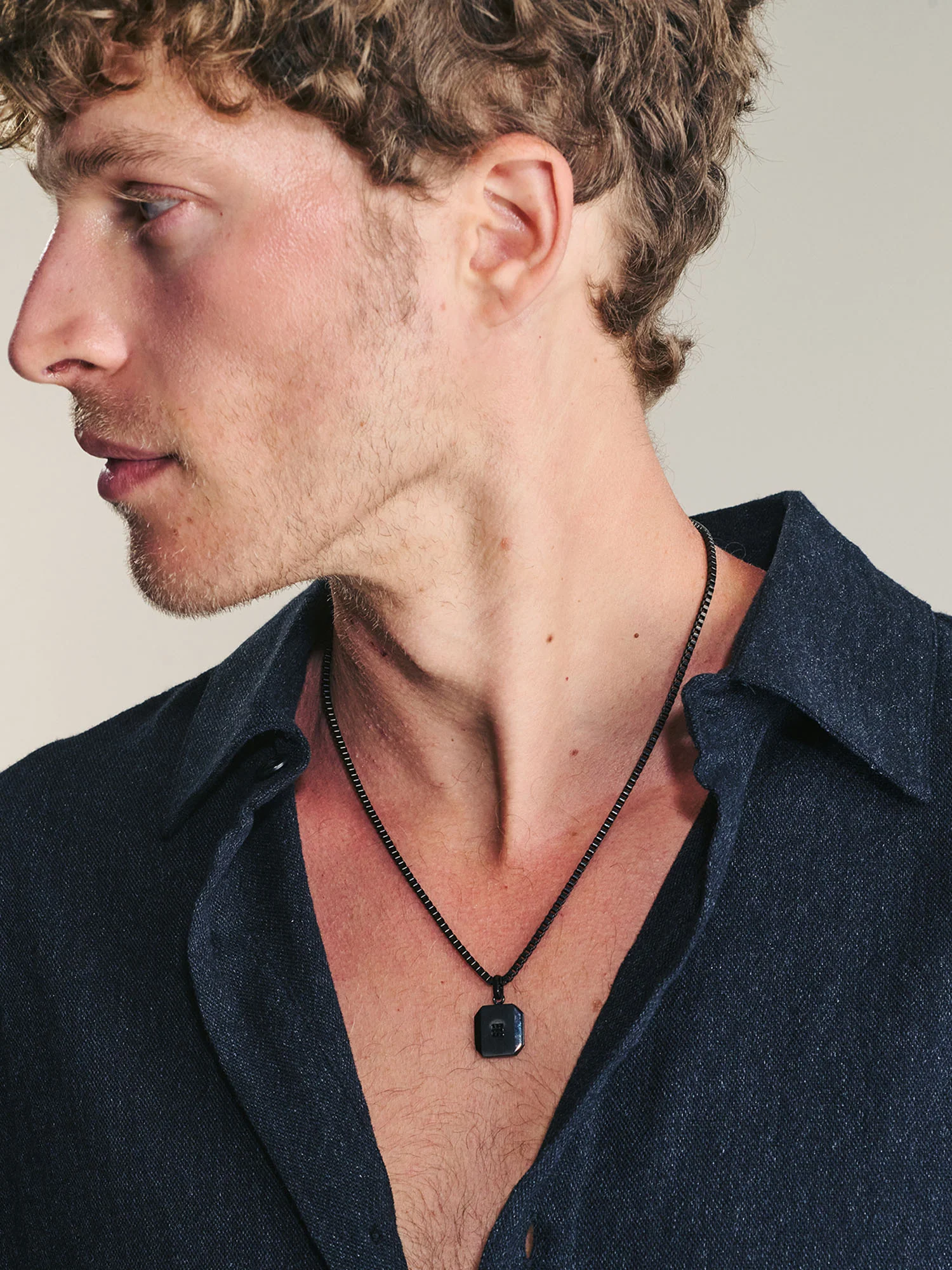 Colar masculino em aço inoxidável com zircónia preta - Image 2