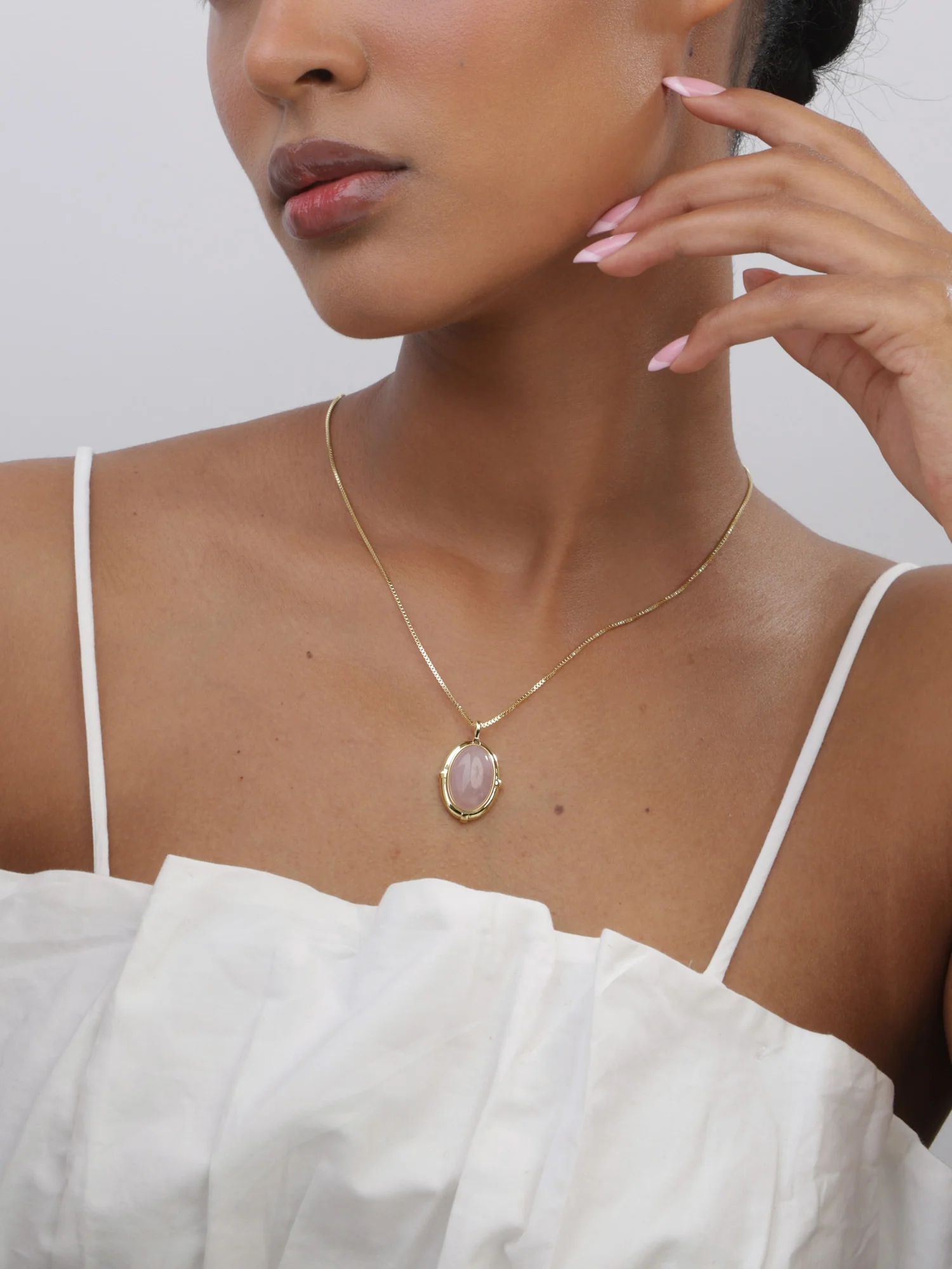 Fio com pendente vintage banhado a ouro com quartzo rosa - Image 2