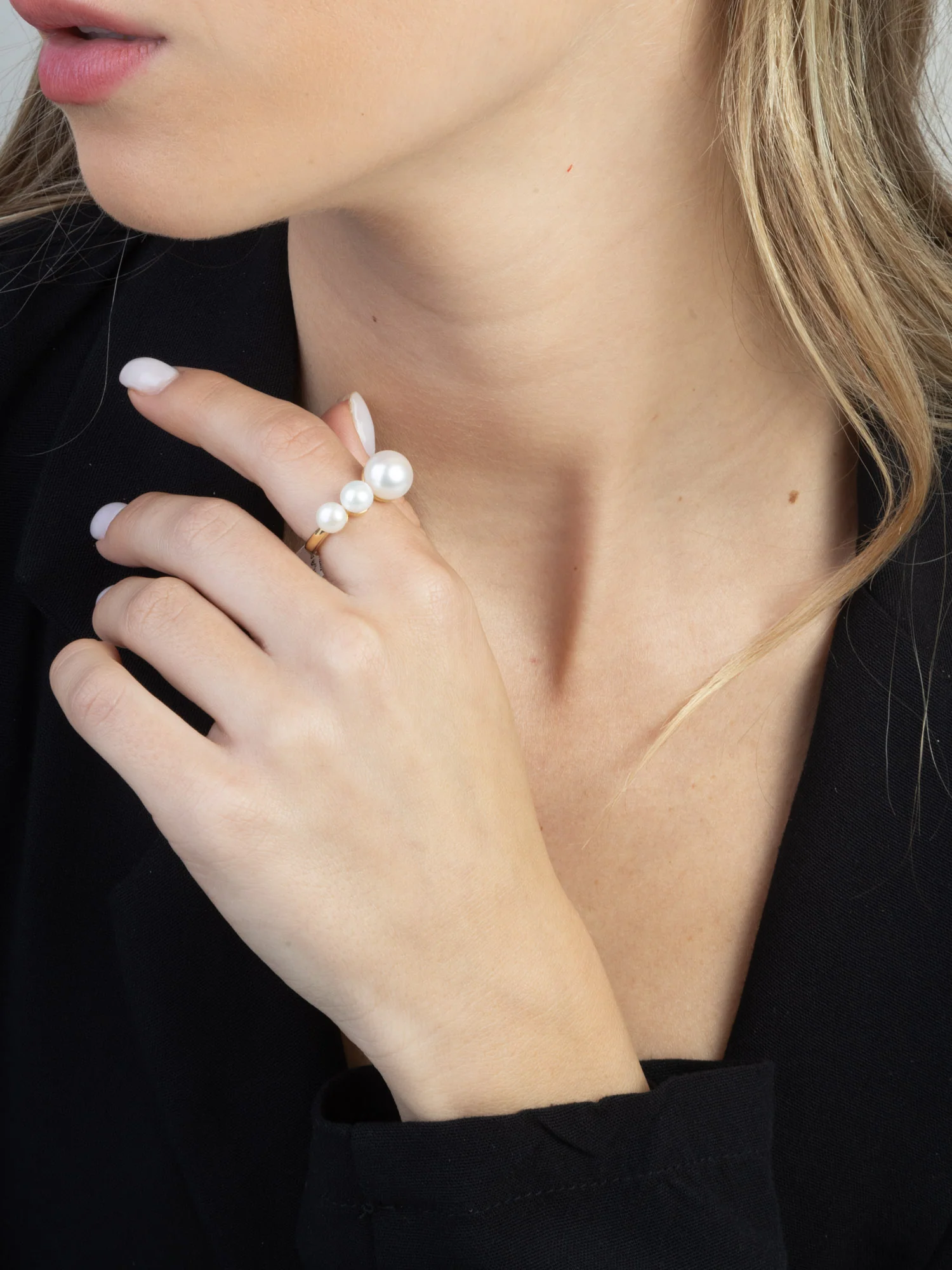 Anel delicado banhado a ouro com pérolas - Image 3