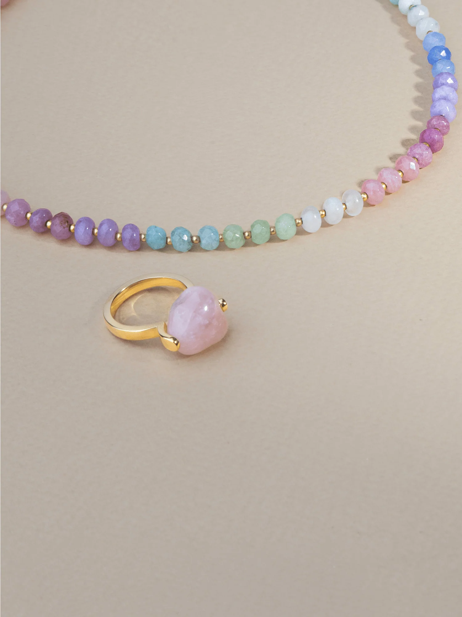 Anel banhado a ouro com quartzo rosa - Image 4